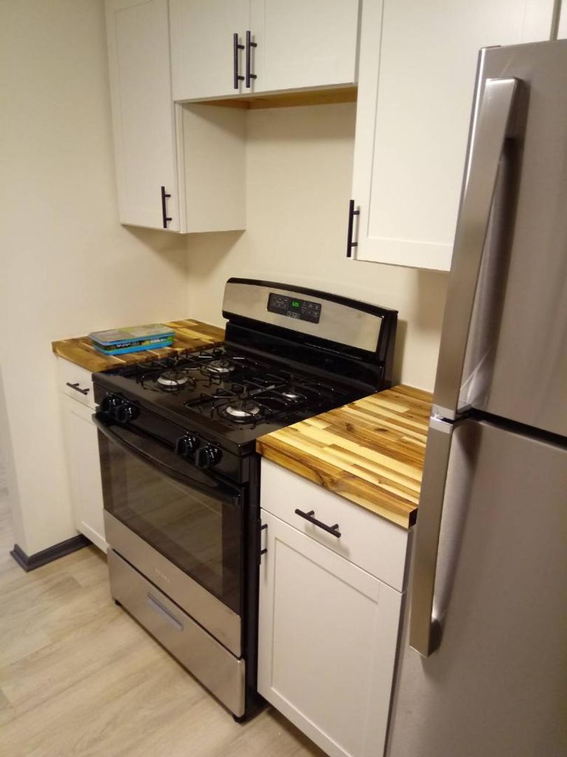 Mentor Apartment: 7155 Hart Street