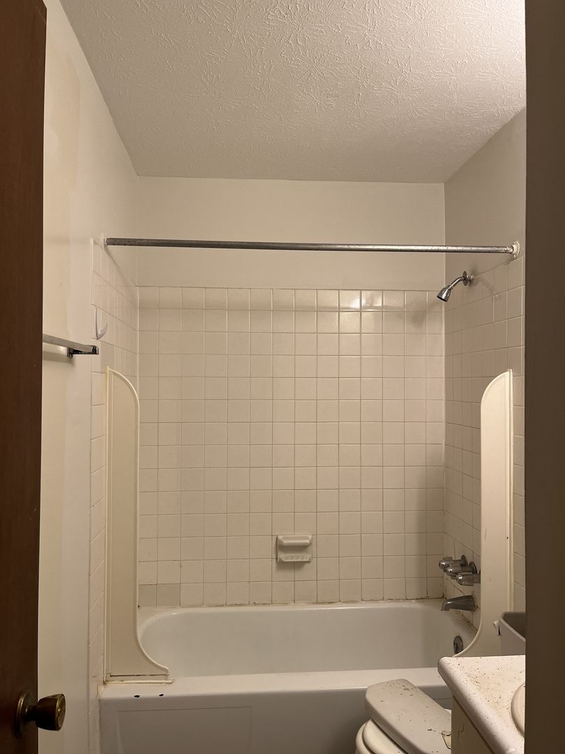 Mentor Apartment: 7155 Hart Street