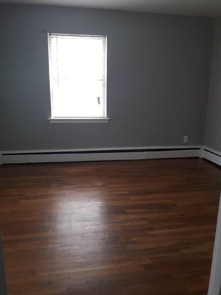 Cedar Rapids Apartment: 1300-1500 Oakland Rd NE
