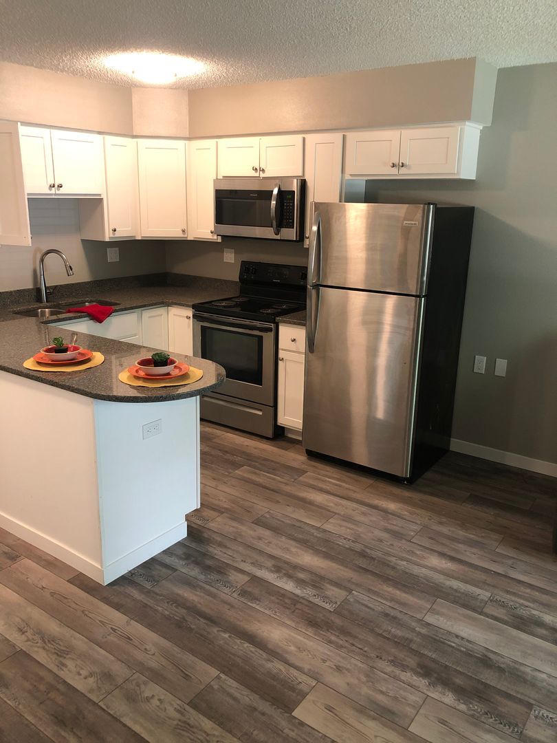 Belle Plaine Apartment: 1540 15th St