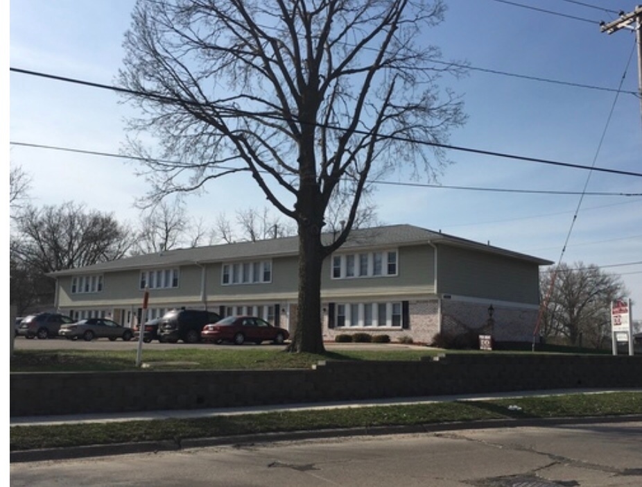 Cedar Rapids Apartment: 4009 Oakland Rd NE