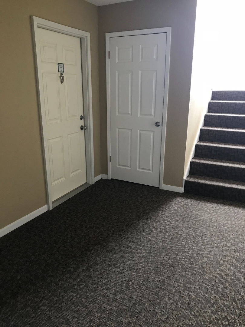 Cedar Rapids Apartment: 173-177 16th Ave SW