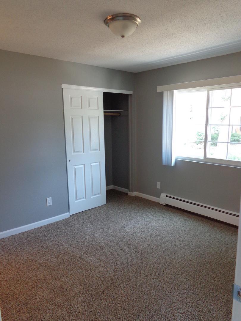 Hiawatha Apartment: 285 Robins Rd