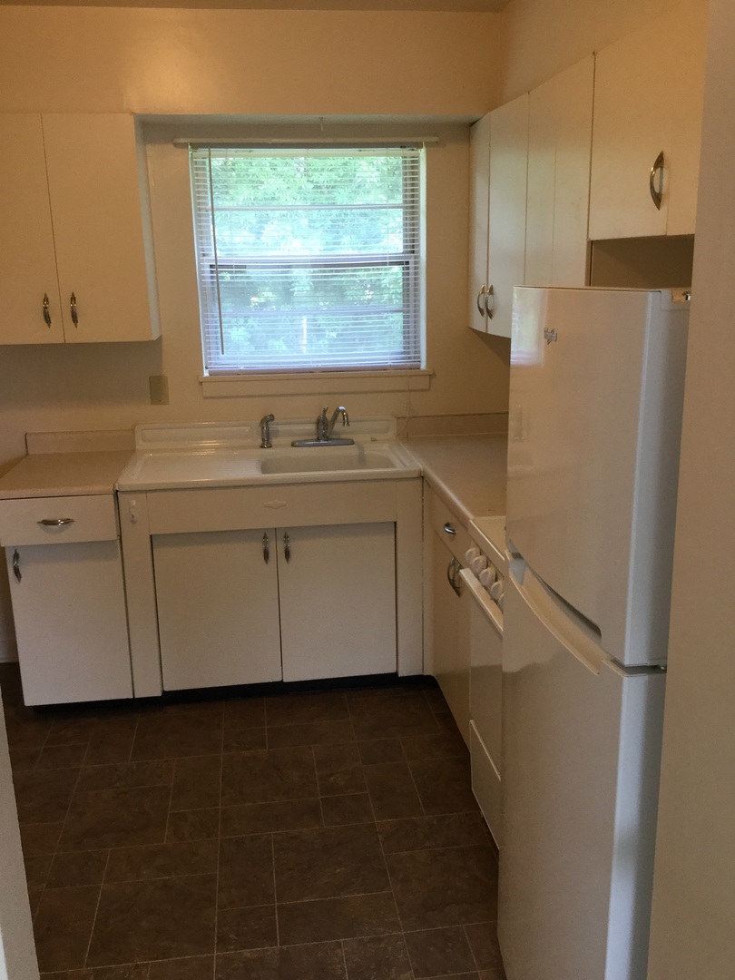 Cedar Rapids Apartment: 1300-1500 Oakland Rd NE