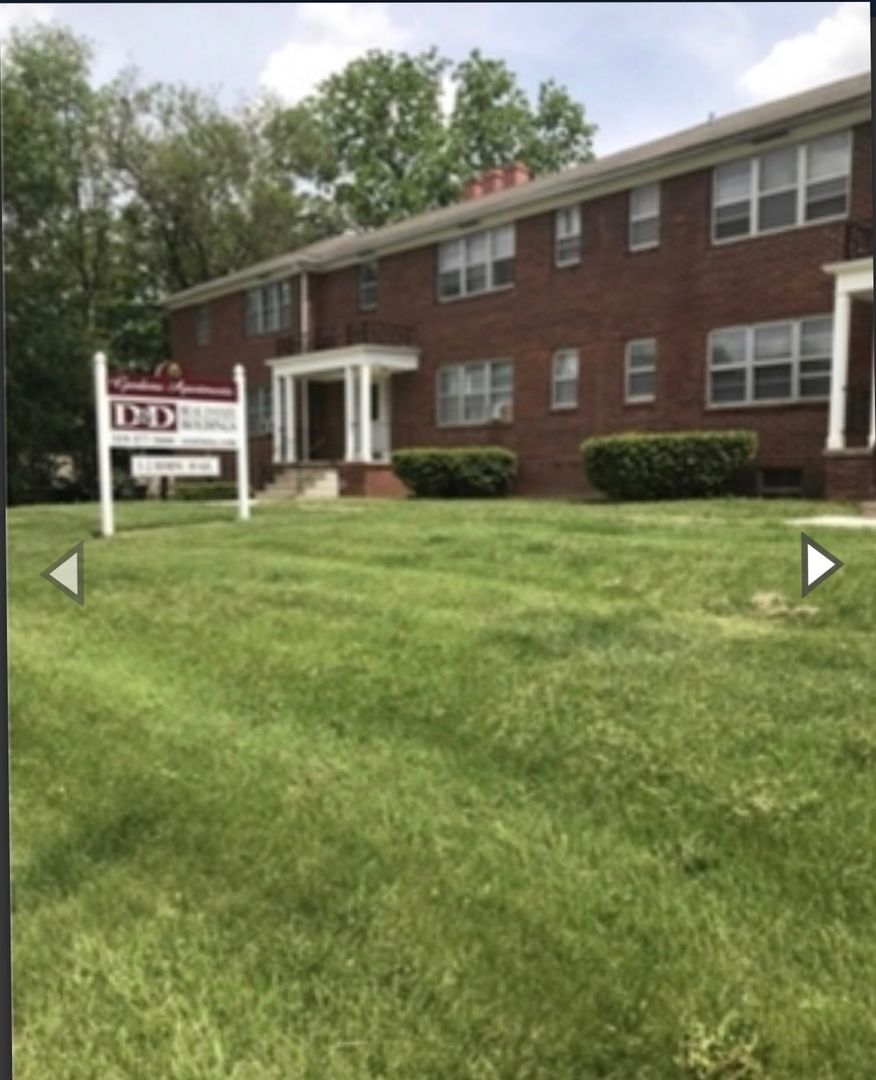 Cedar Rapids Apartment: 1300-1500 Oakland Rd NE