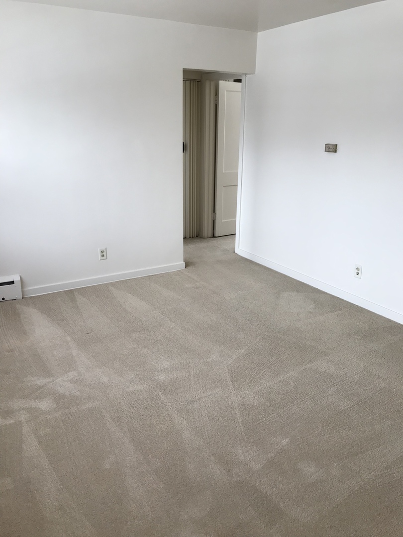 Cedar Rapids Apartment: 1300-1500 Oakland Rd NE