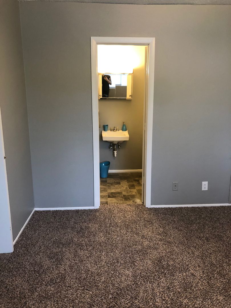 Marion Apartment: 1345-1365 Meadowview Dr