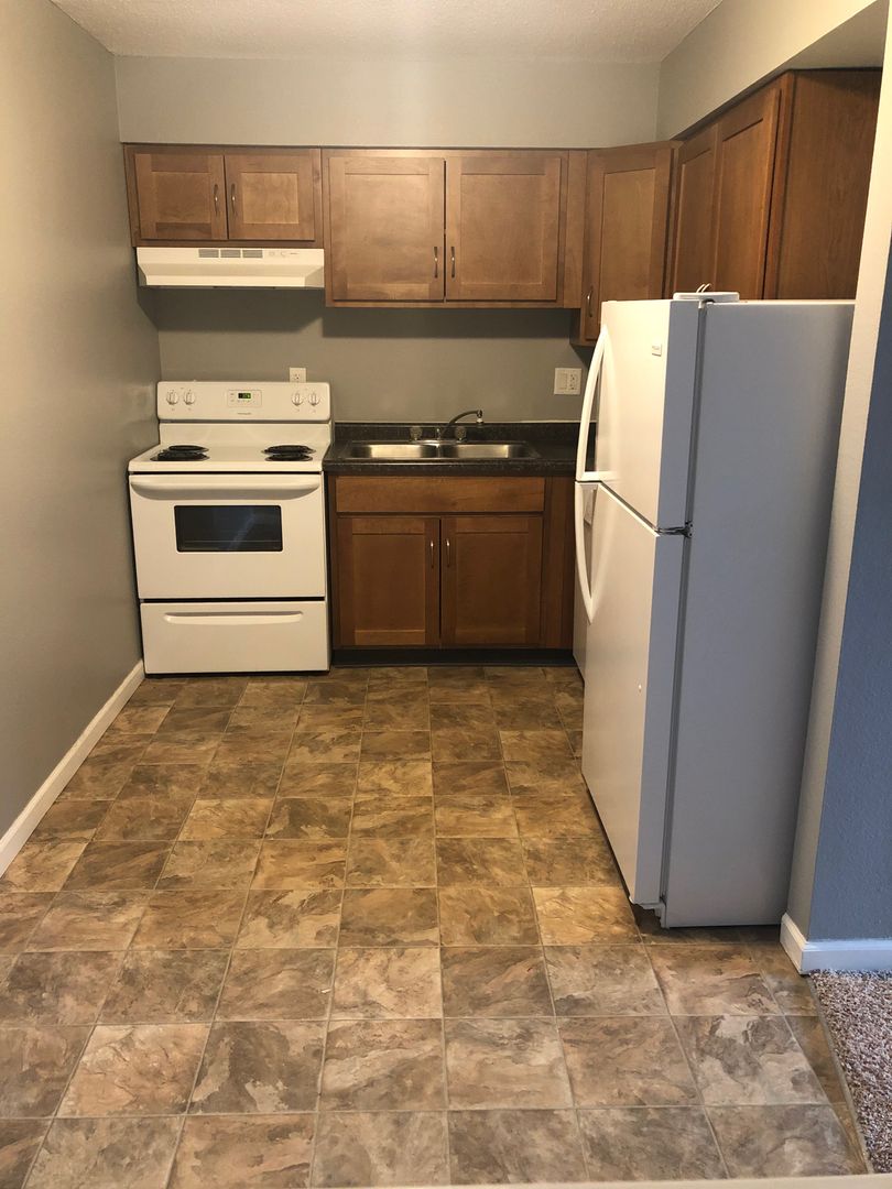 Hiawatha Apartment: 285 Robins Rd
