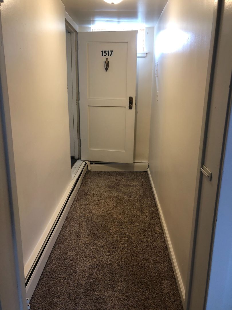 Cedar Rapids Apartment: 1300-1500 Oakland Rd NE