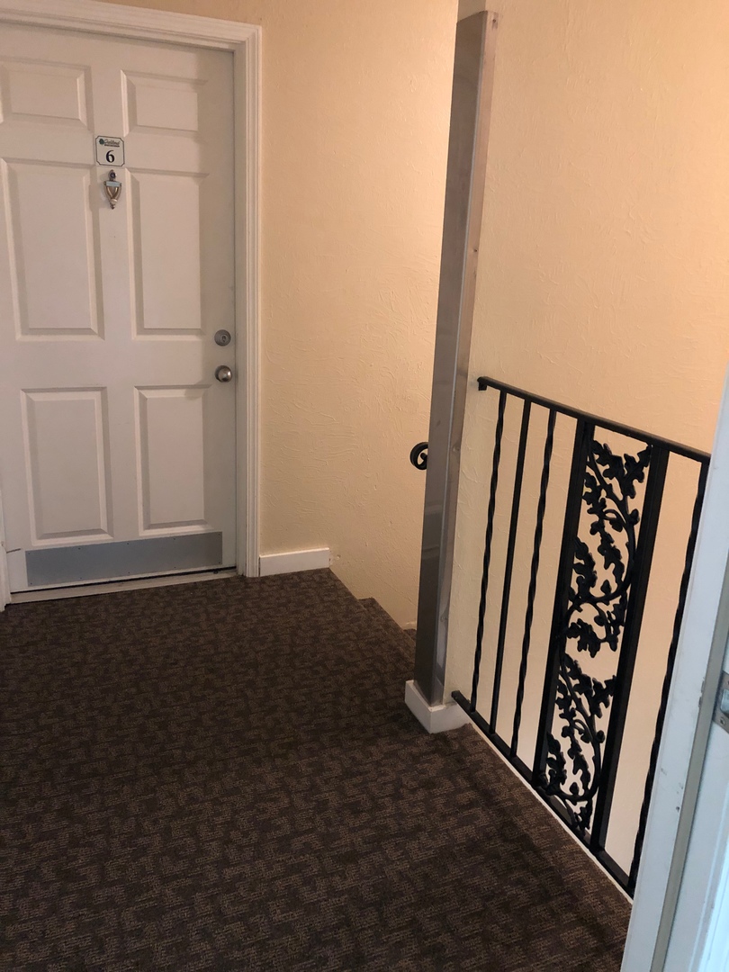 Cedar Rapids Apartment: 3300-3312 Oakland Rd Ne