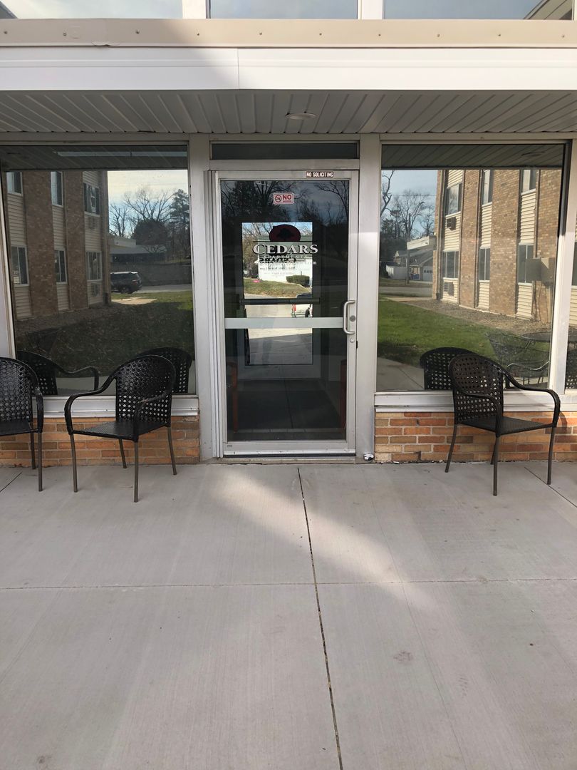 Cedar Rapids Apartment: 2030 1st Ave NE