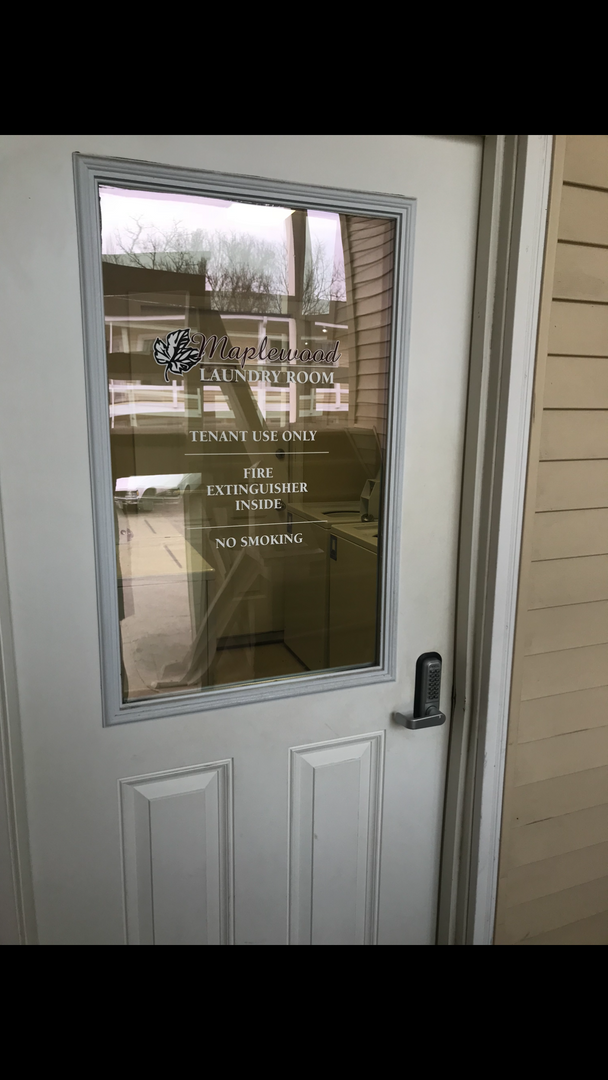 Cedar Rapids Apartment: 1420-1422 Oakland Rd NE