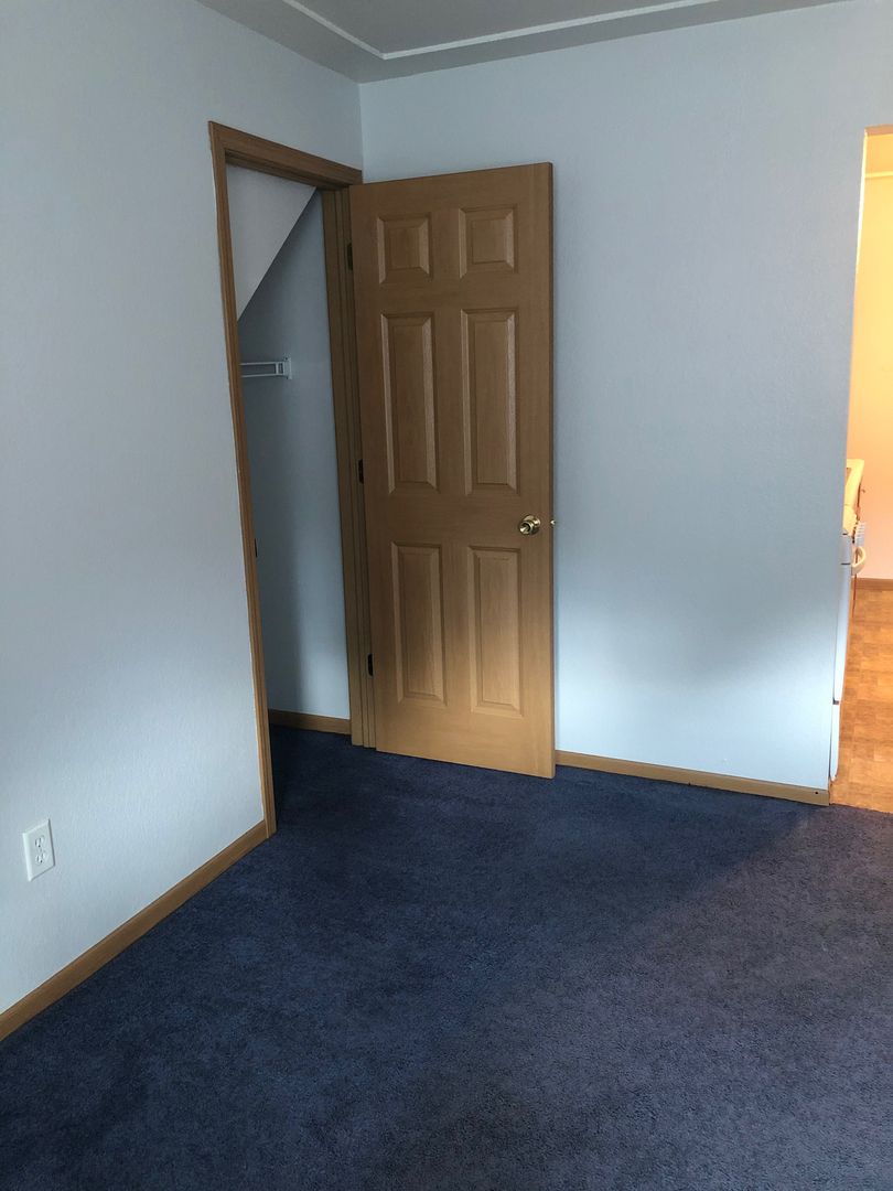 Cedar Rapids Apartment: 511-513 C Ave NW