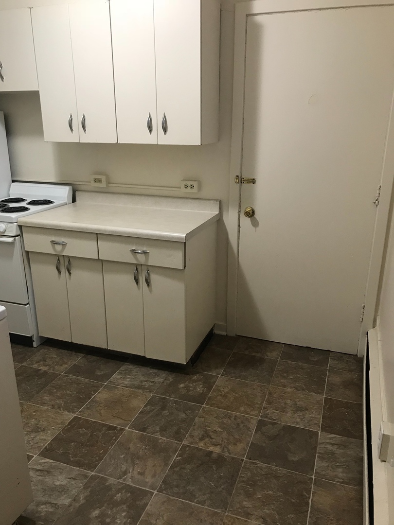 Cedar Rapids Apartment: 1300-1500 Oakland Rd NE