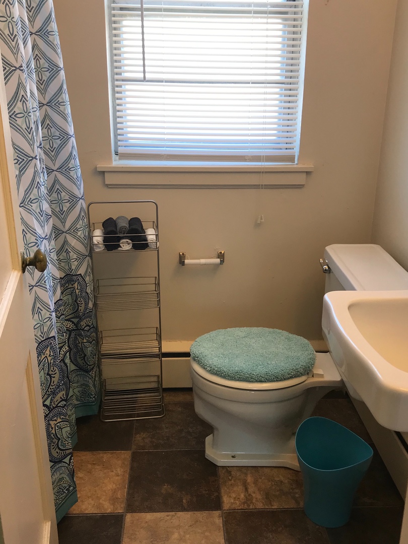 Cedar Rapids Apartment: 1300-1500 Oakland Rd NE