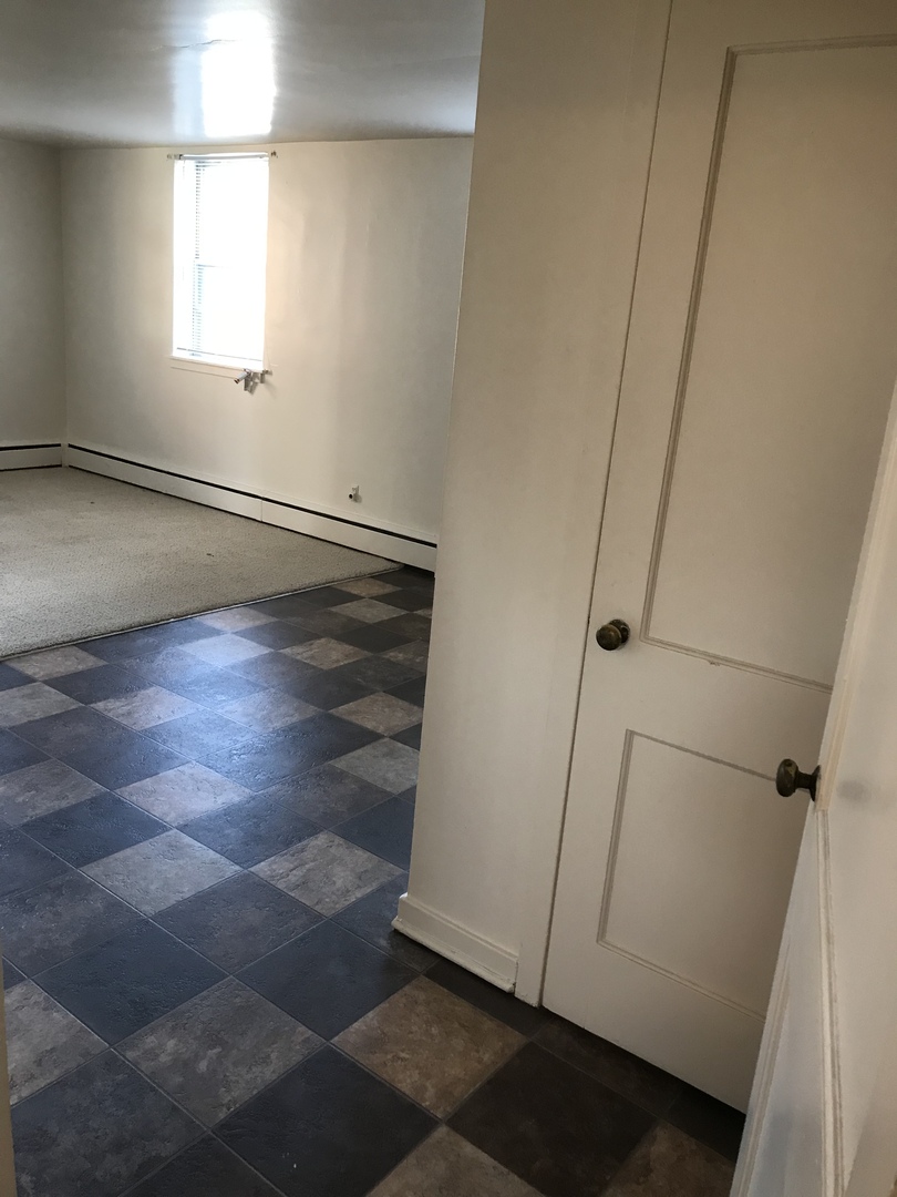 Cedar Rapids Apartment: 1300-1500 Oakland Rd NE