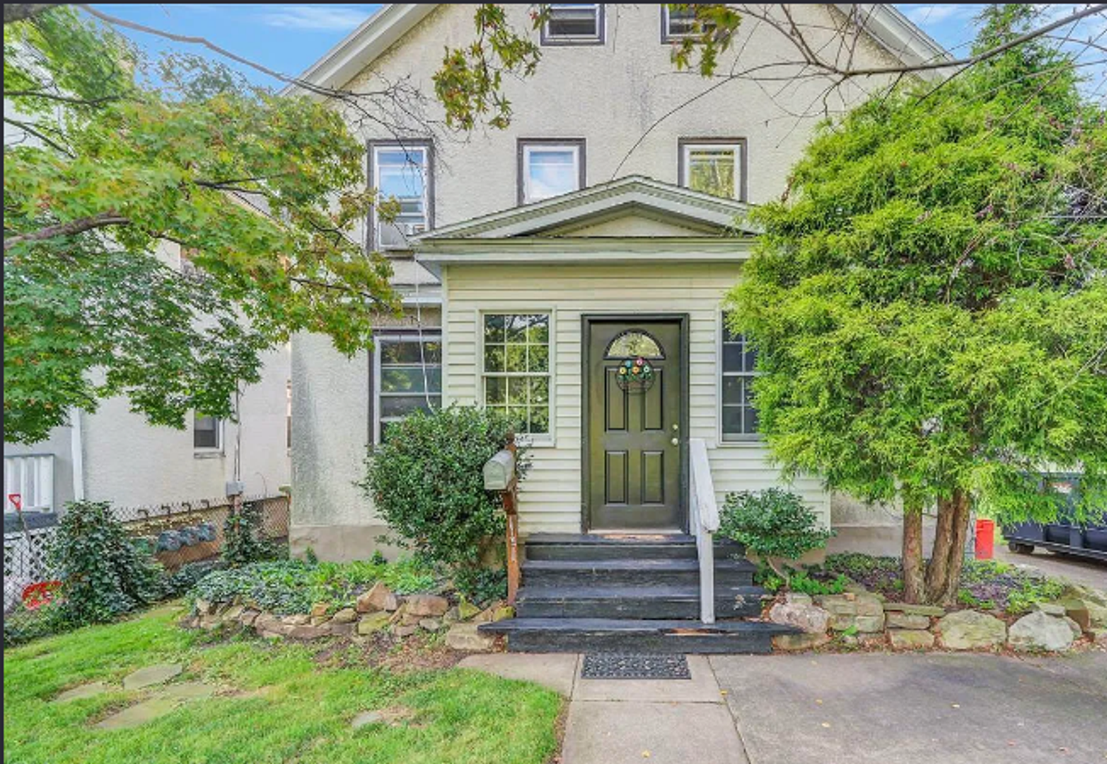 Dunmore Apartment: 1313-1315 Clay Ave