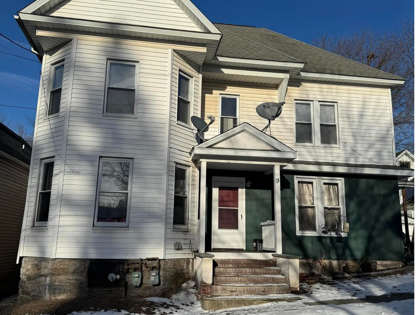 Carbondale Apartment: 9 Darte Ave