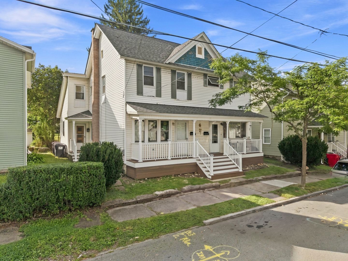 Jermyn Apartment: 705-707 Jefferson Ave