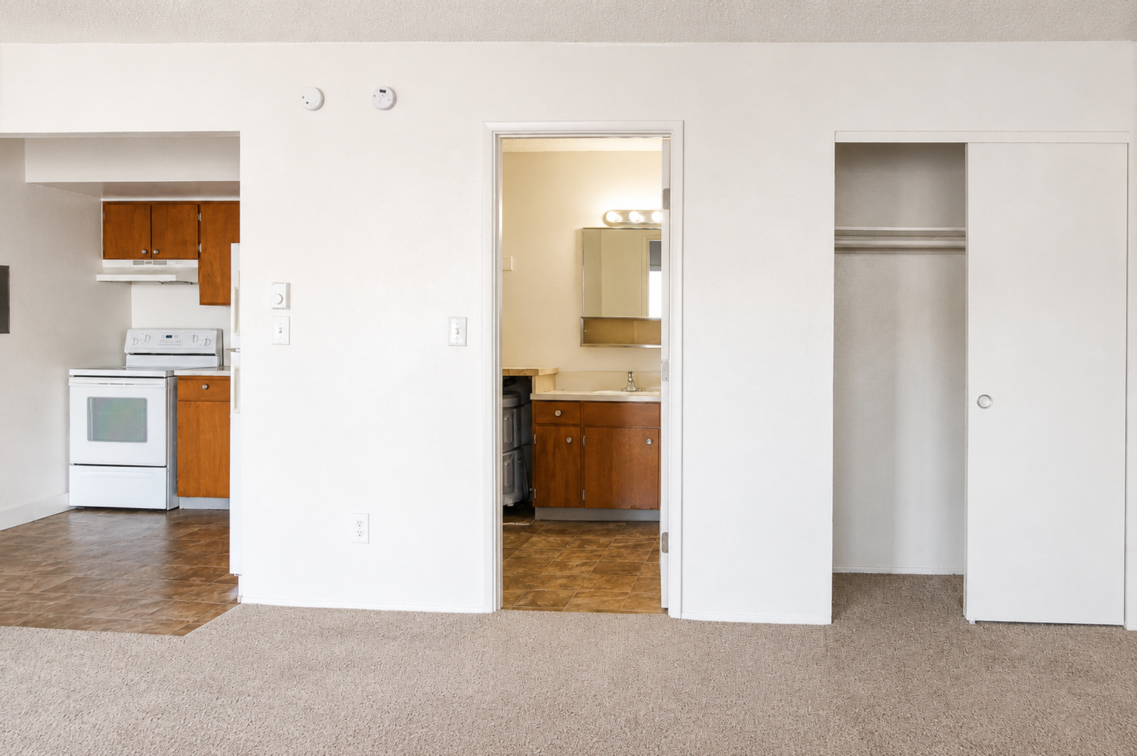 Vancouver Apartment: 2507 E. Mill Plain Blvd