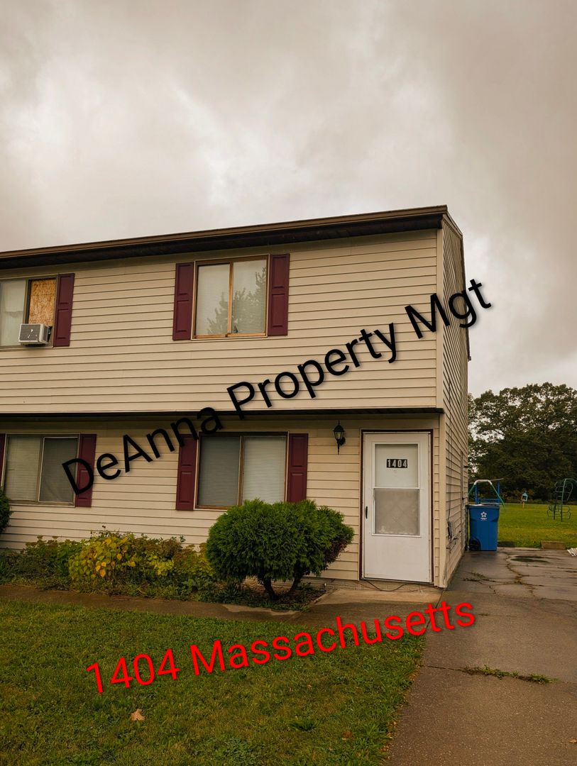 Lorain Apartment: 1404 - 1406 Massachusetts Ave