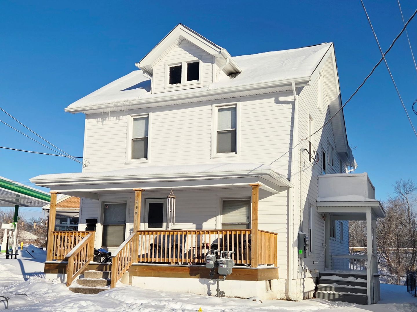 Elyria Apartment: 110 Bell Ave