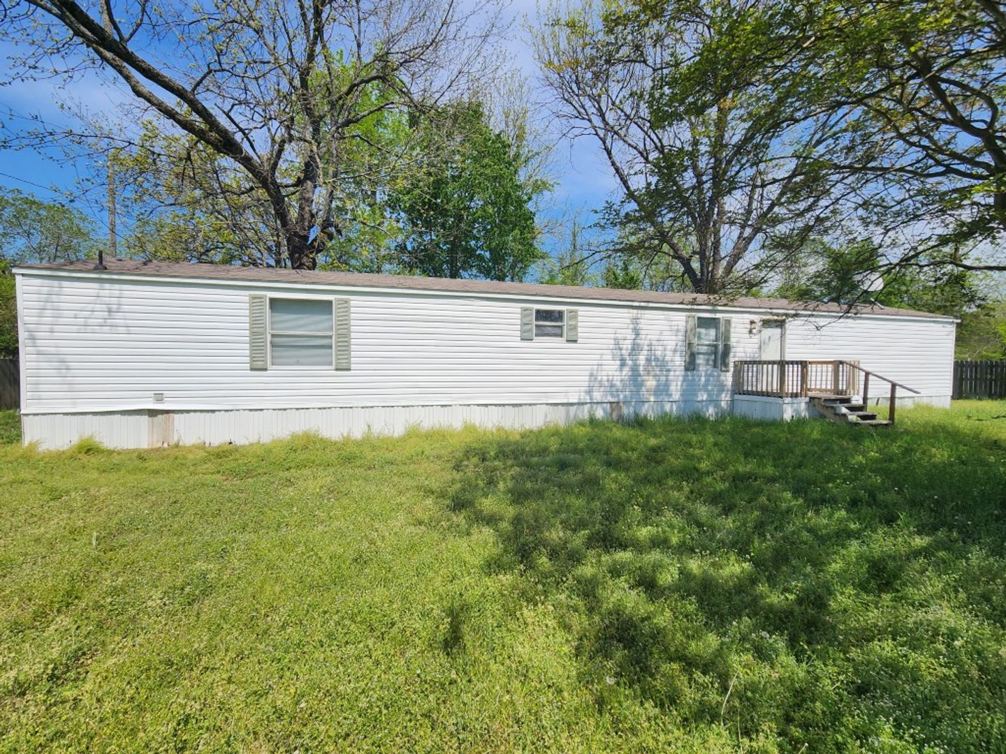 Conway House: 15 Wilma Lane