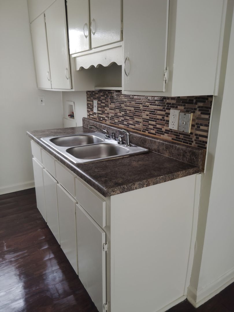 Birmingham Apartment: 2709 Ave E