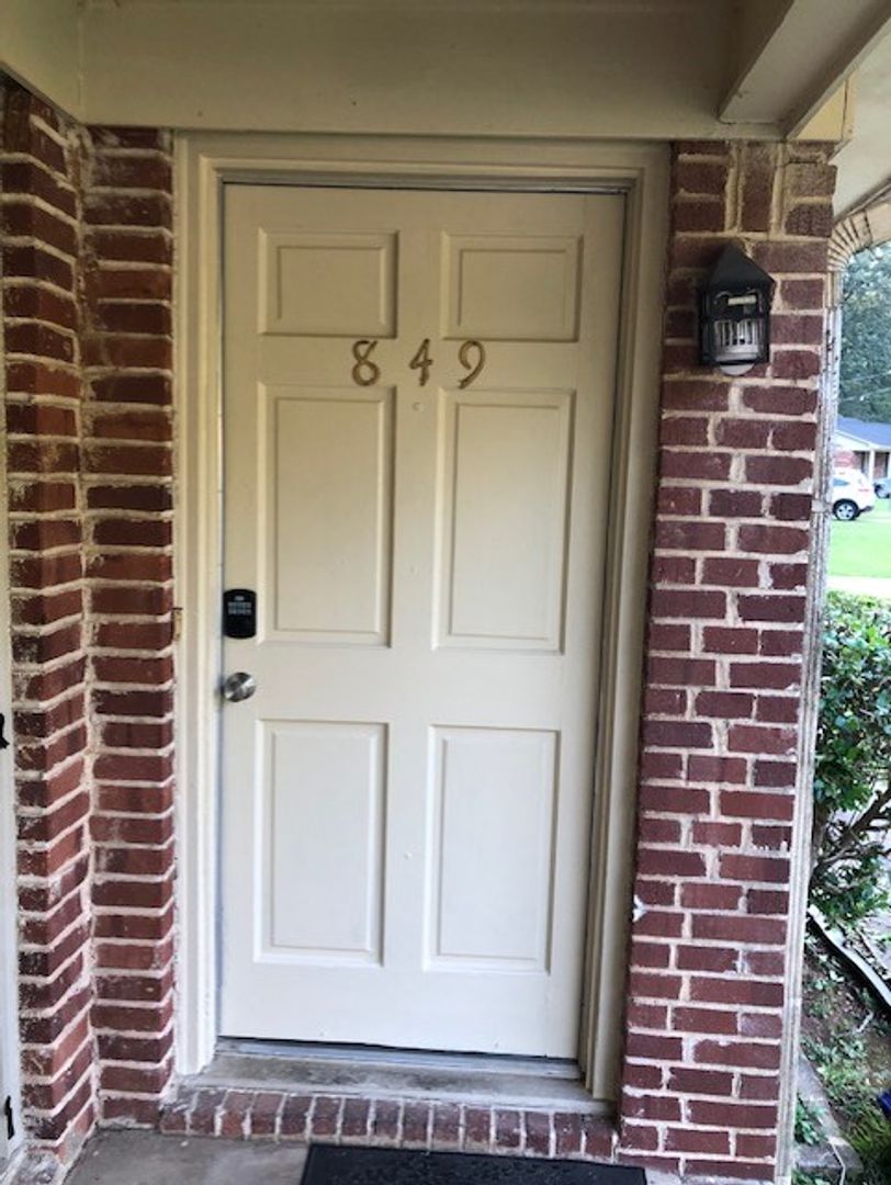 Birmingham House: 849 Old Trail Rd.