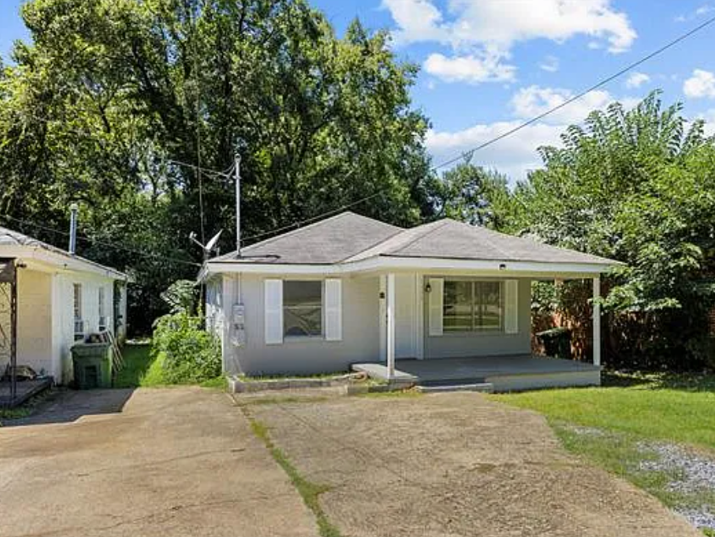 Montgomery House: 1134 Oak St