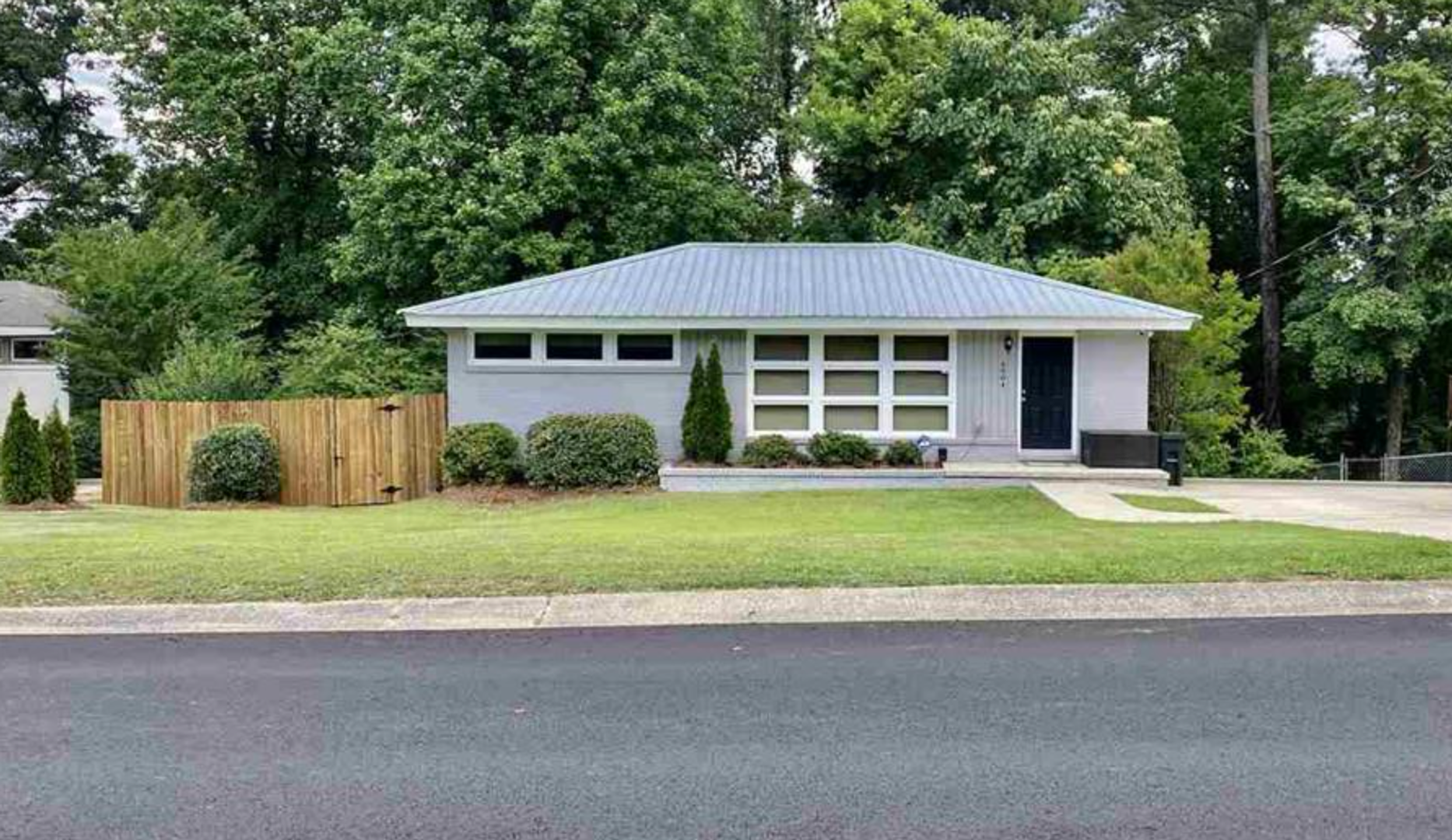 Irondale House: 4964 Scenic View Drive