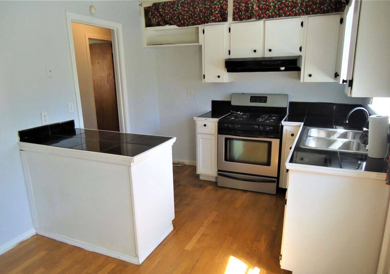 Center Point House: 425 14th Ave NW