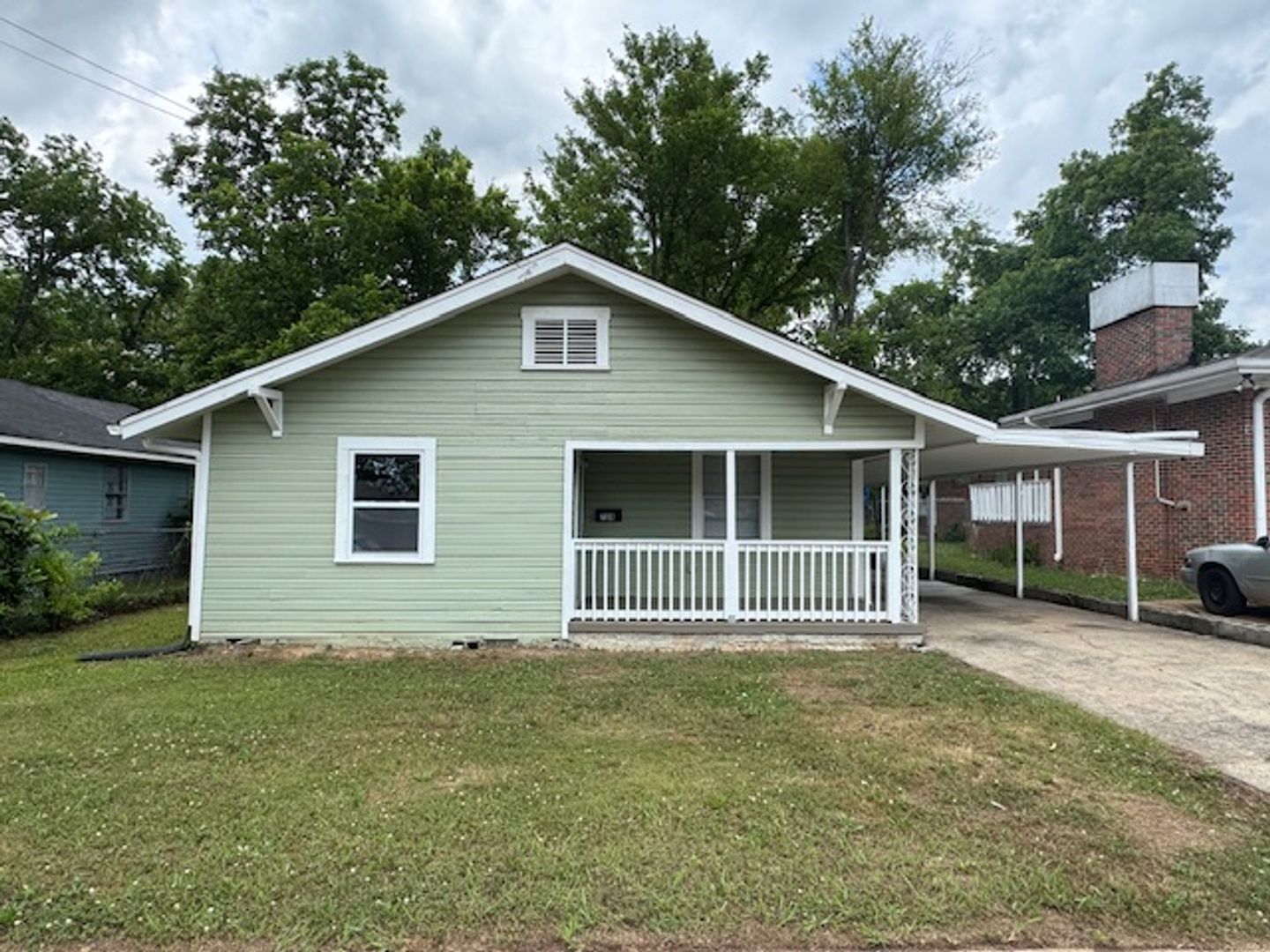Fairfield House: 704 61st St