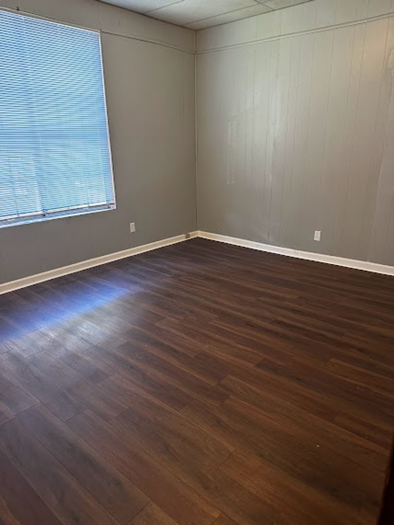 Bessemer Apartment: 1530-1532 Darmouth Duplex