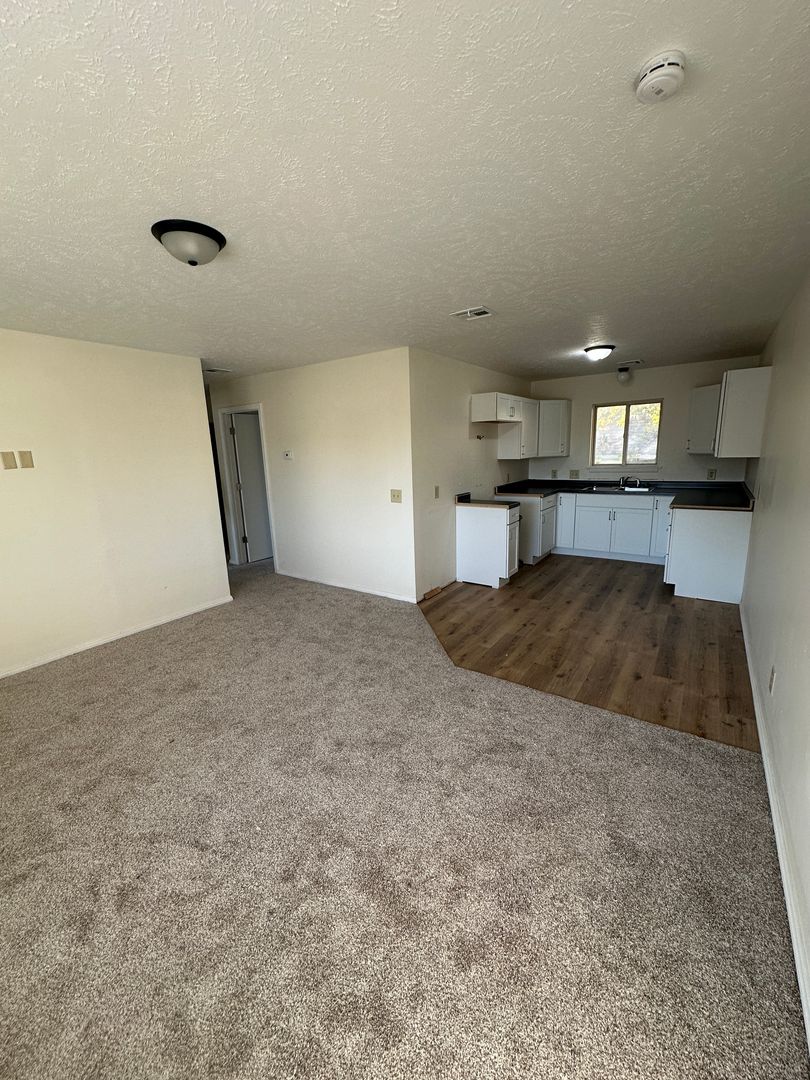 SALINA Apartment: 221 S 12TH