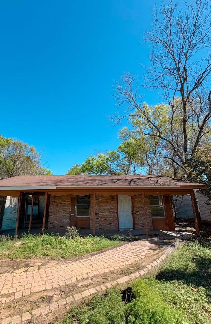 Longview House: 408 S. 13th