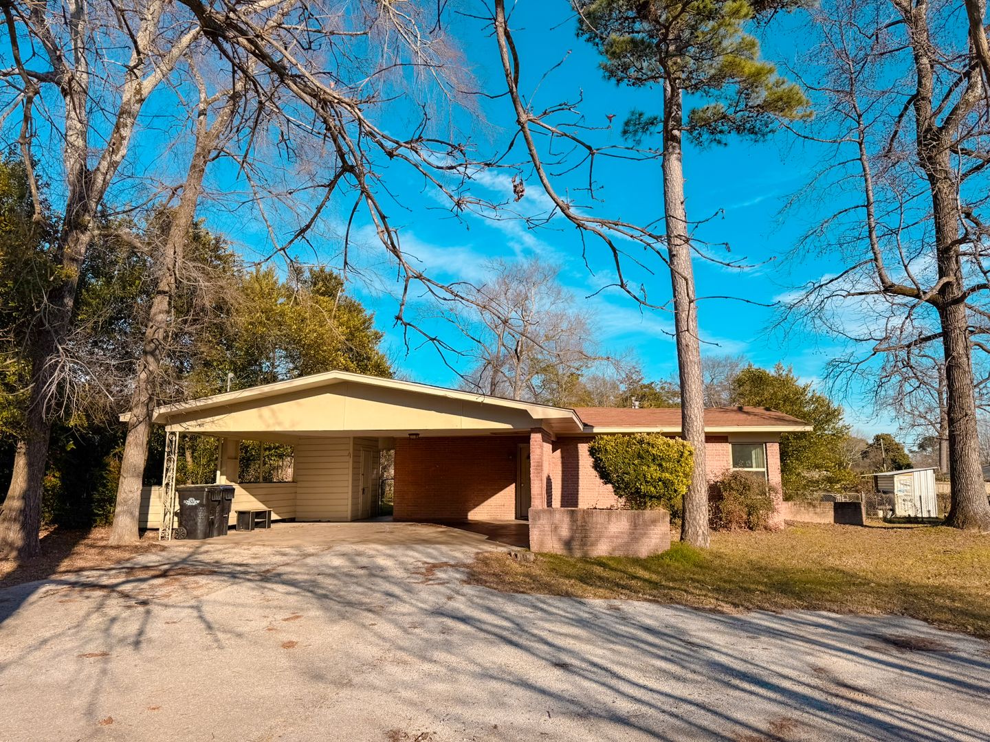 Longview House: 1608 McCann