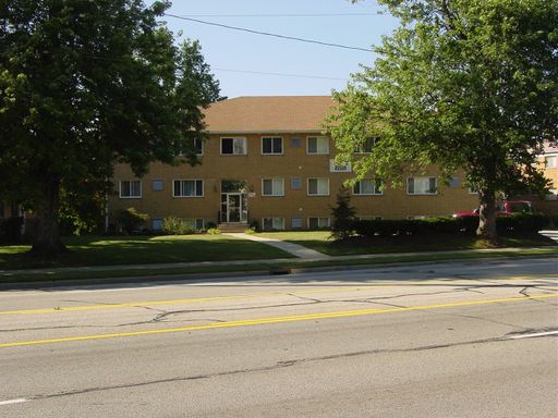2 Bedrooms, Near Lakefront Boardwalk, Central Air-Conditioning – photo 1