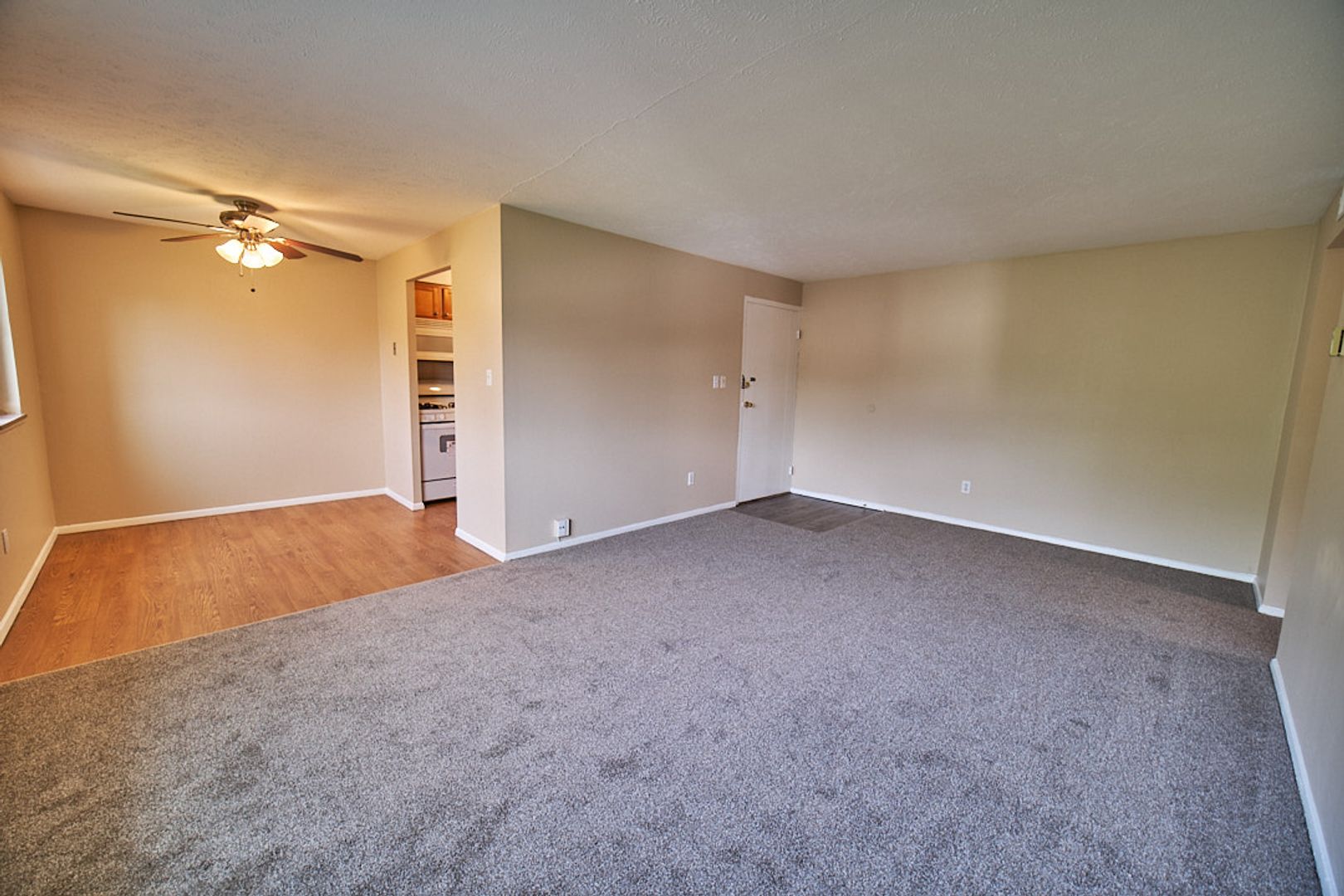 Euclid Apartment: 681 Babbitt Rd.