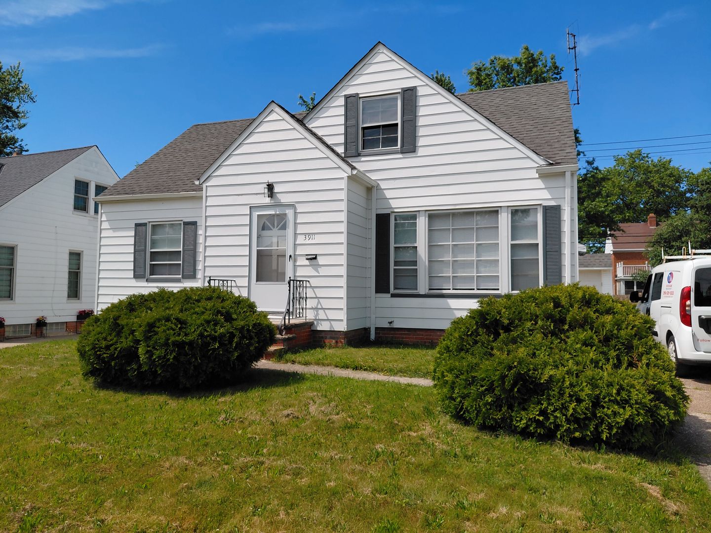 South Euclid House: 3911 Warrendale