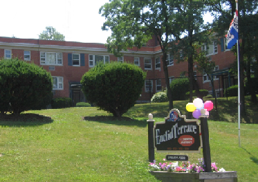 1 Bedroom with Heat and Water Included in Great Location – photo 1