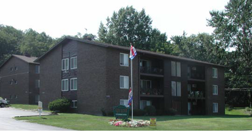 1 Bedroom with Extra Closets, Heat & Water Included and Balcony – photo 1