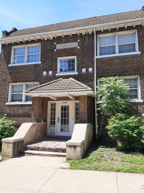 2 bedroom Cleveland Heights near coventry – photo 1