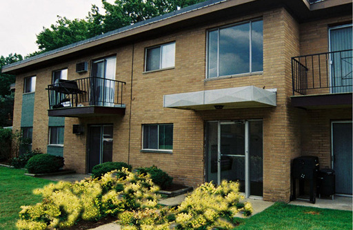 Two Bedroom heat included with balcony – photo 1