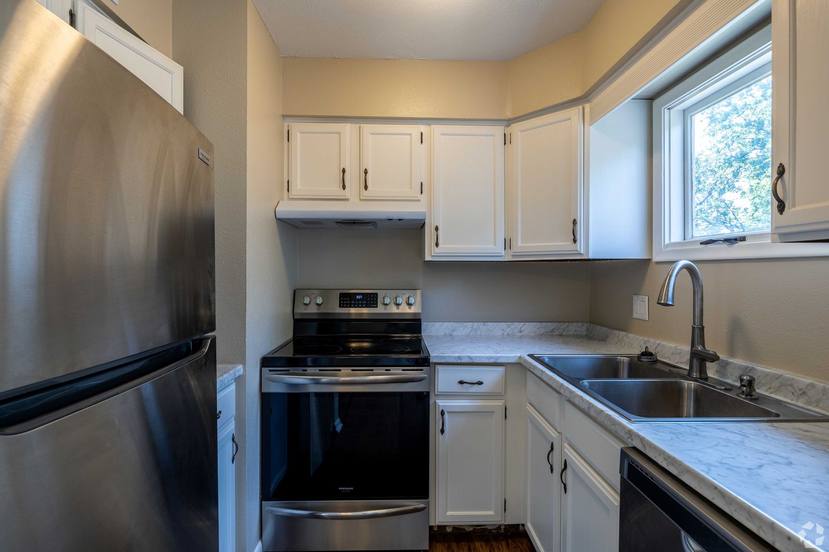 Sunset Hills Townhomes 6 of 8