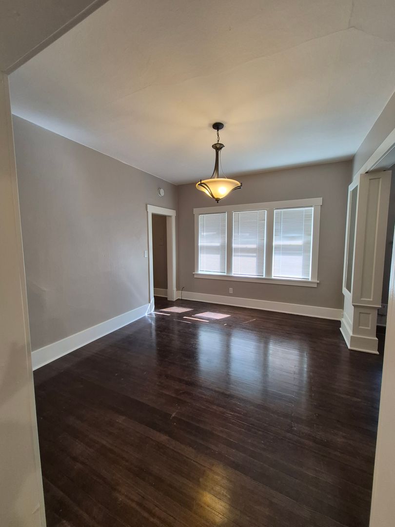 4410 Cass St 5 of 12