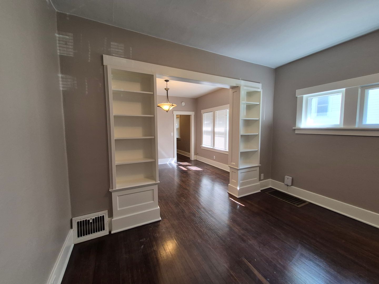 4410 Cass St 2 of 12