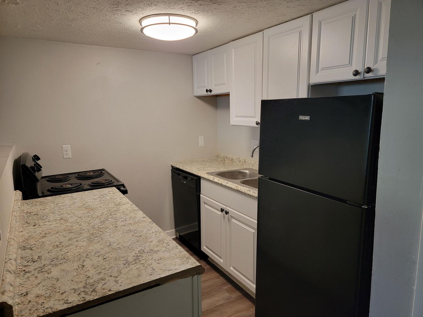 Omaha Apartment: 6516 N 64th Plaza
