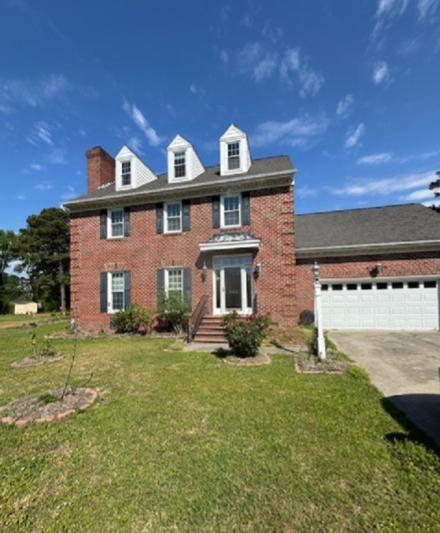 Goldsboro House: 103 Jessica Place