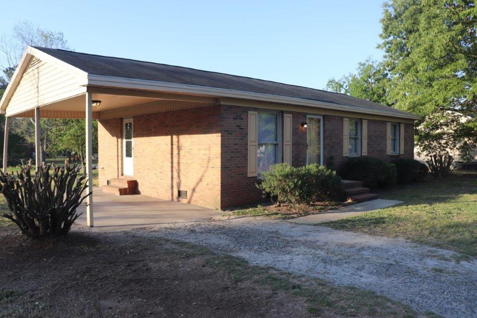 Goldsboro House: 112 Sandy Drive